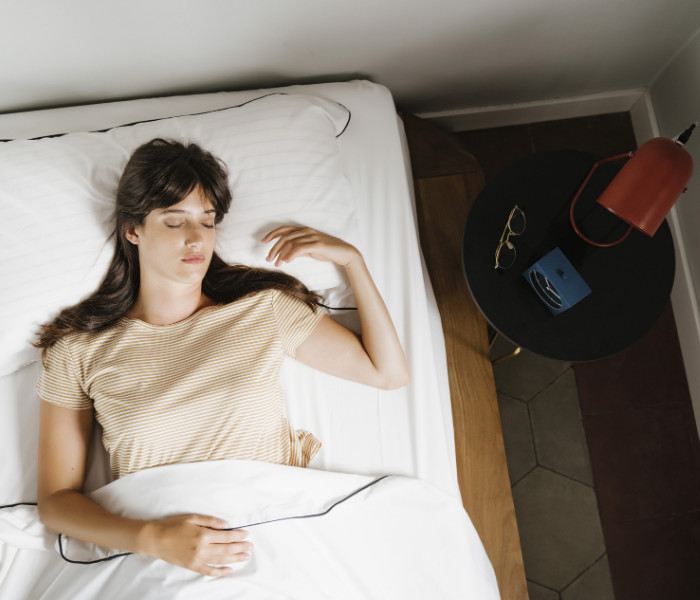 dormire a pancia in su può causare problemi cervicali